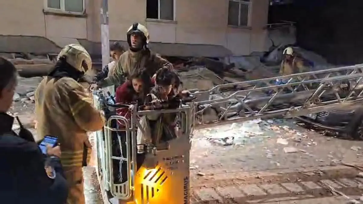 Maltepe’de 7 katlı binada çökme! Kolonlardaki görüntü içler acısı... 5