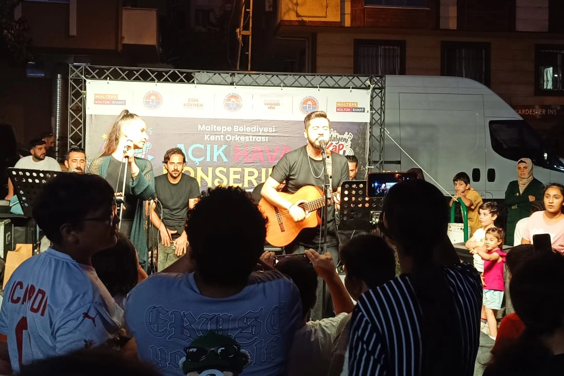 Maltepe’de 90’lar Nostaljisiyle Coşkulu Konser!