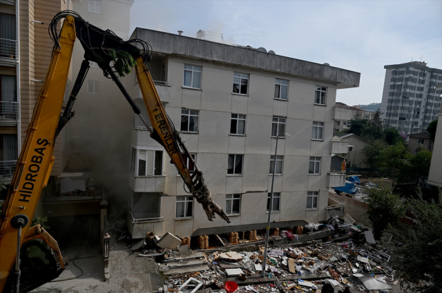 Maltepe’de Çöken Apartmanda Can Kaybı Artıyor
