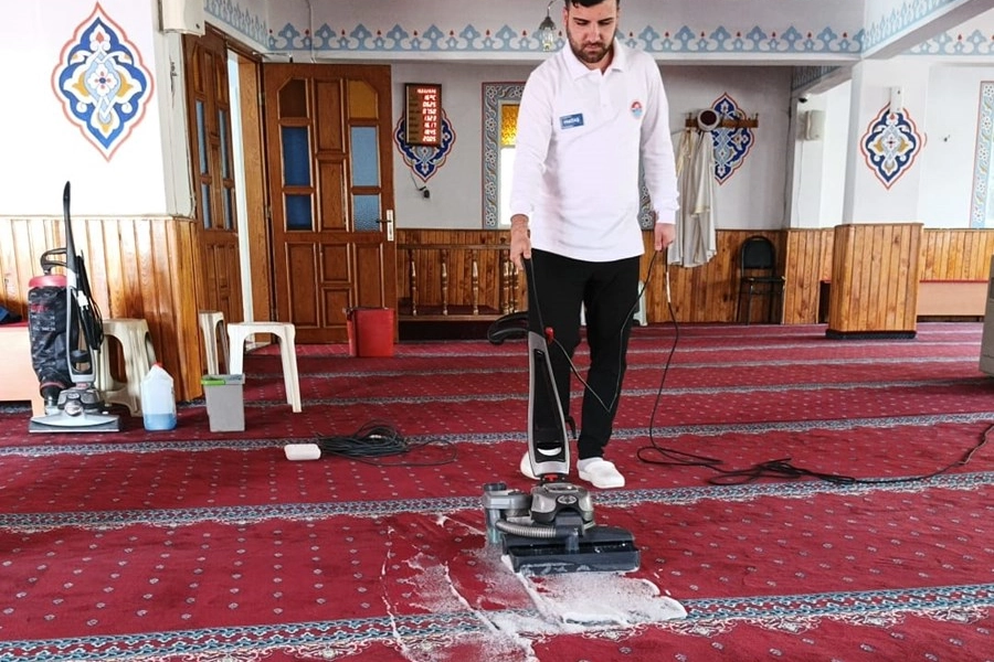 Maltepe’de Ramazan Öncesi Camilerde Temizlik Seferberliği