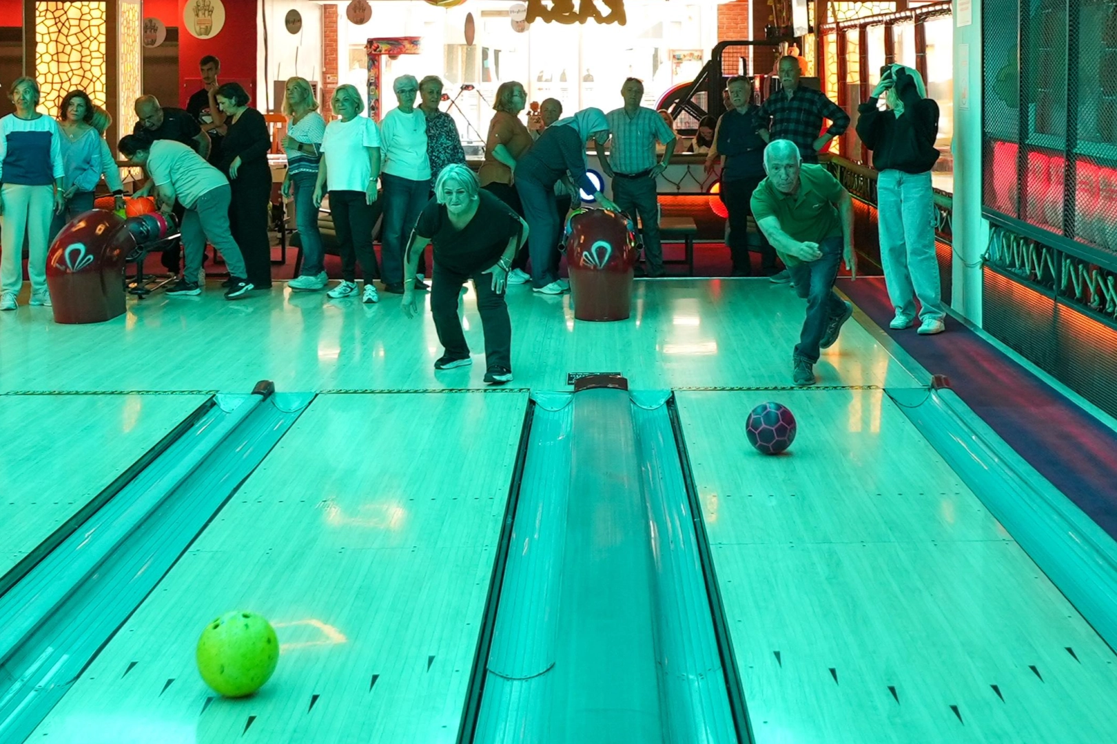 Maltepe’de Yaşlılar Günü’nde Bowling Şöleni!