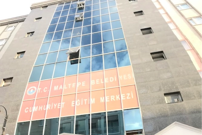 Maltepe Gençleri YKS ve LGS’de Zirveye Koştu!