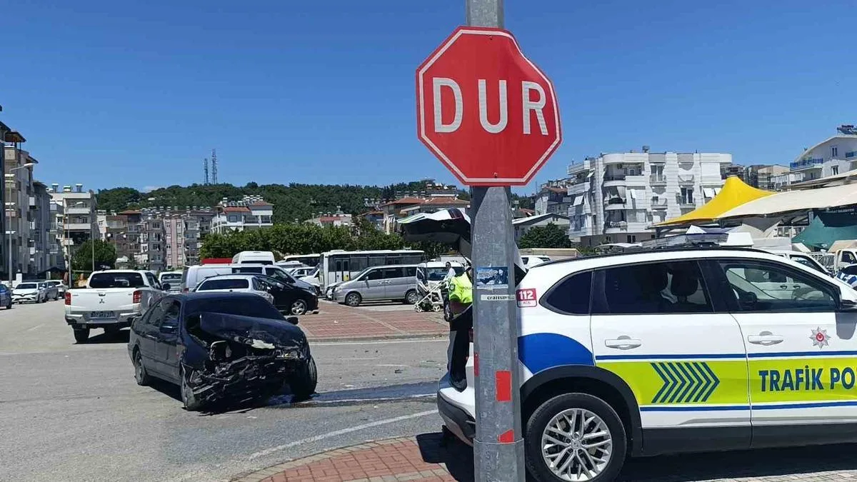 Manavgat’ta Kaza: İki Sürücü Yaralandı