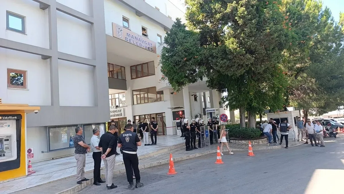 Manavgat’ta Üç Kişi Tutuklandı!