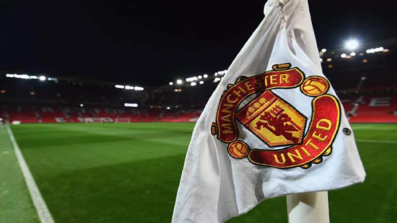 Manchester United: Küresel Marka, Sportif Çöküş