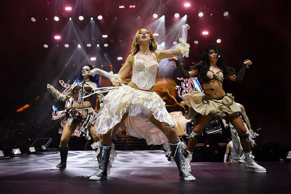 Manifest, Wembley Arena’daki İngiltere konserinde Türkçe şarkılar seslendirdi
