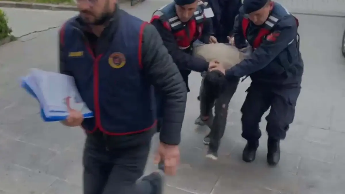 Manisa daki katliamda öldürülmüşlerdi! 1 aile 4 tabut... Toprağa verildiler 4