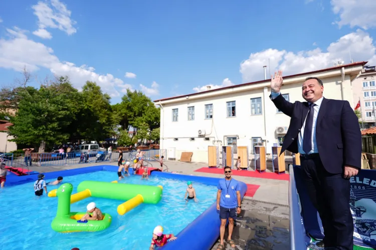 Manisa’da Çocuklar Yüzme Keyfi Yaşıyor!
