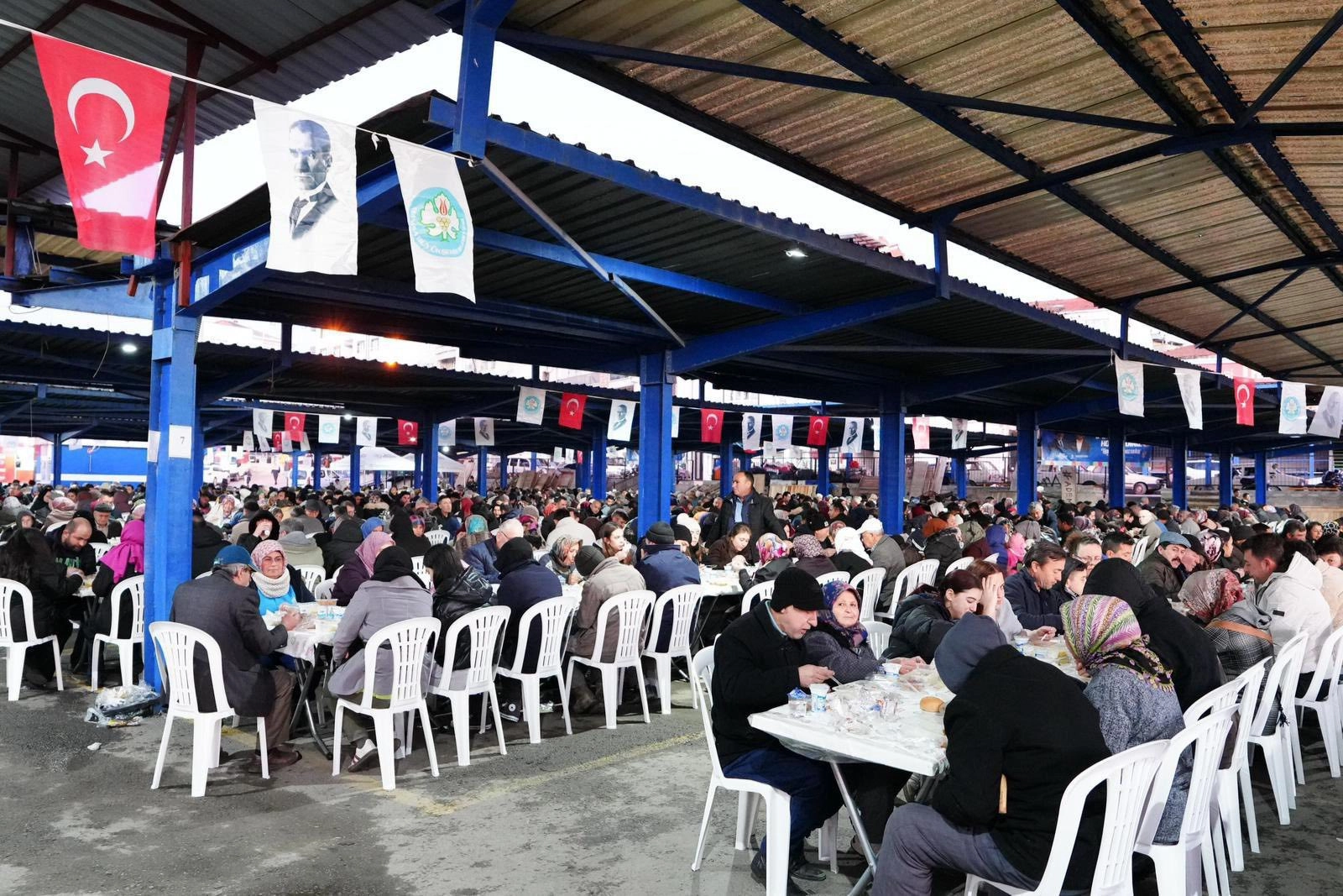 Manisa’da İftar Sofrası: Birlik ve Dayanışma
