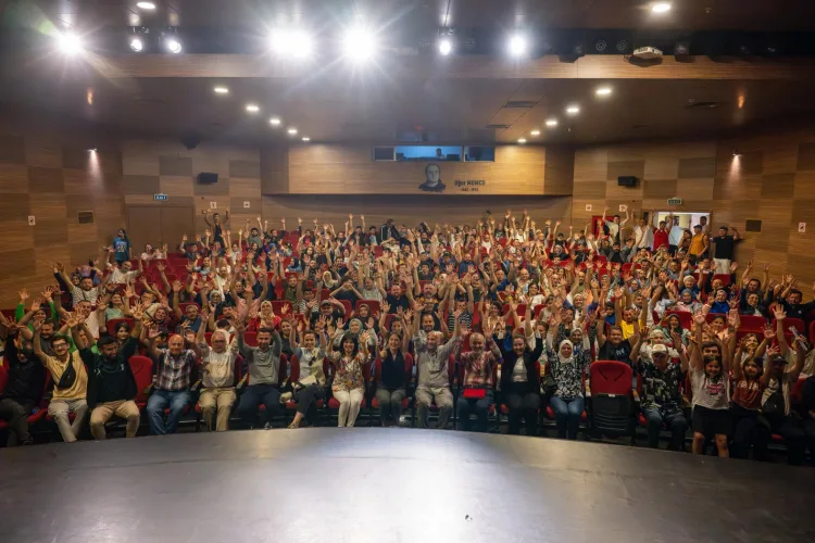 Manisa’da İşitme Engellilerin Filmi Büyük İlgi Gördü