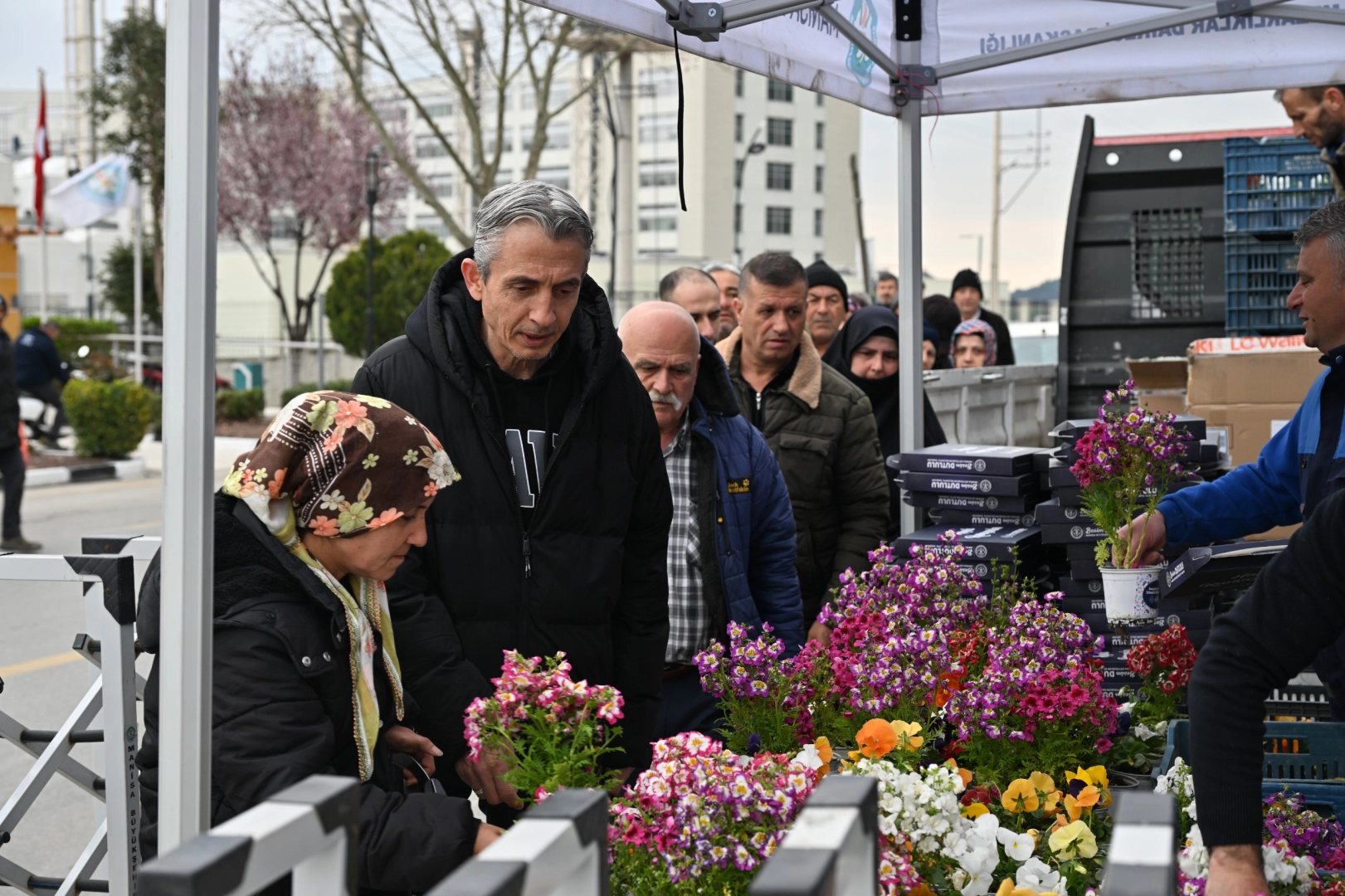 Manisa’da Mezarlık Ziyaretlerine Özel Destek