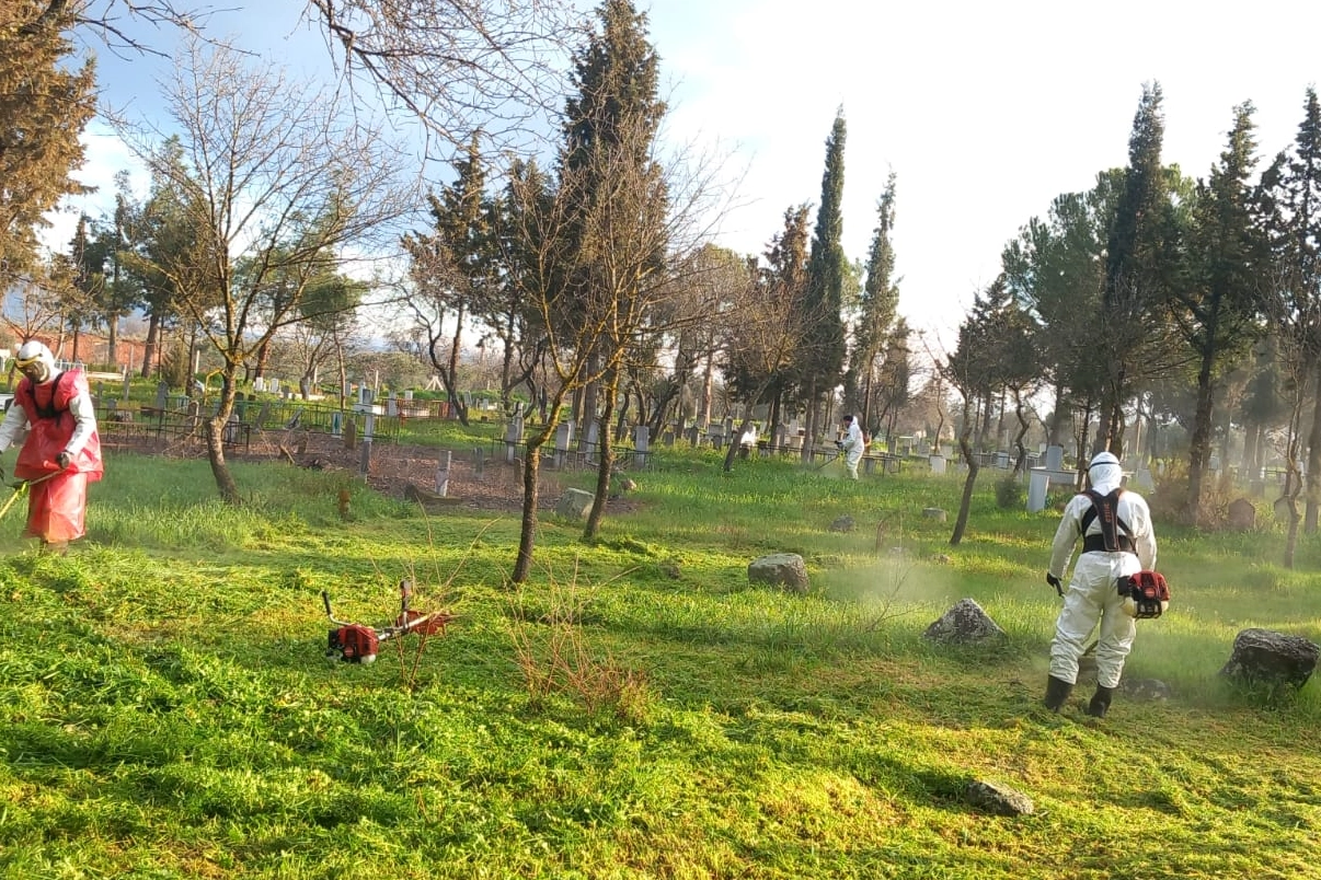 Manisa’da Mezarlıklar Bayrama Hazırlanıyor!
