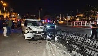 İki motosiklete birden çarptı: 1 ölü, 3 yaralı