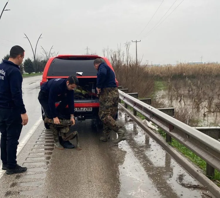 Manisa’da Selde Mahsur Kalan Aile Kurtarıldı