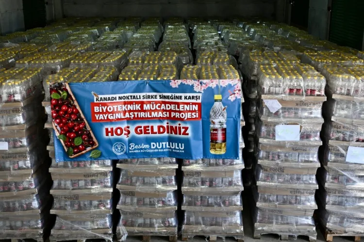 Manisa’da Üreticilere 160 Bin Elma Sirkesi Dağıtıldı