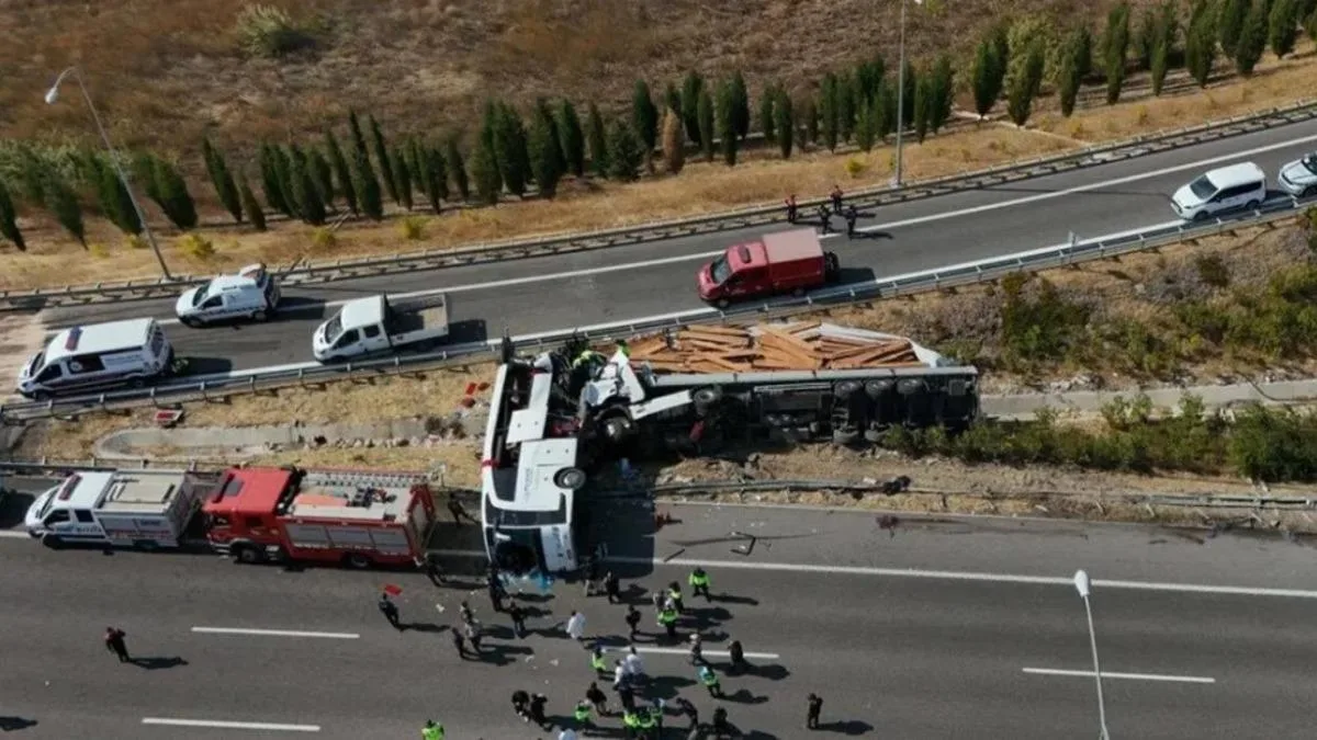 Manisa’daki Kazada Otobüs ve Tır Şoförü Tutuklandı