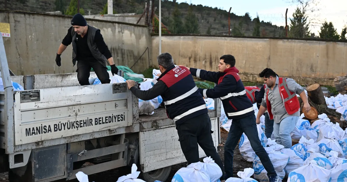 Manisa’dan İhtiyaç Sahiplerine Yürek Isıtan Destek