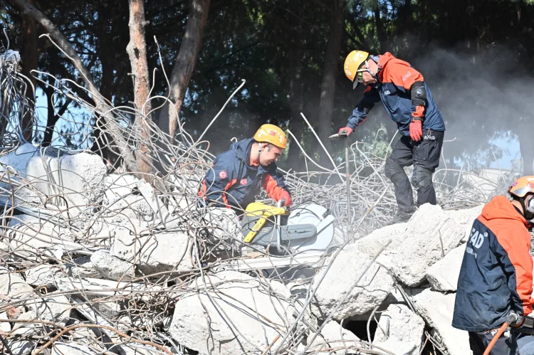 Manisa İtfaiyesi 2025’te 14 Bin Olaya Müdahale Etti