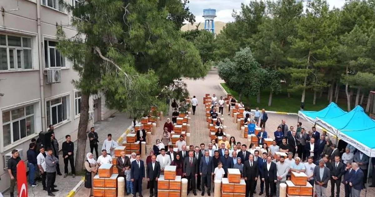 Mardin’de 8 Bin Arı Kovanı Üreticilere Dağıtıldı!