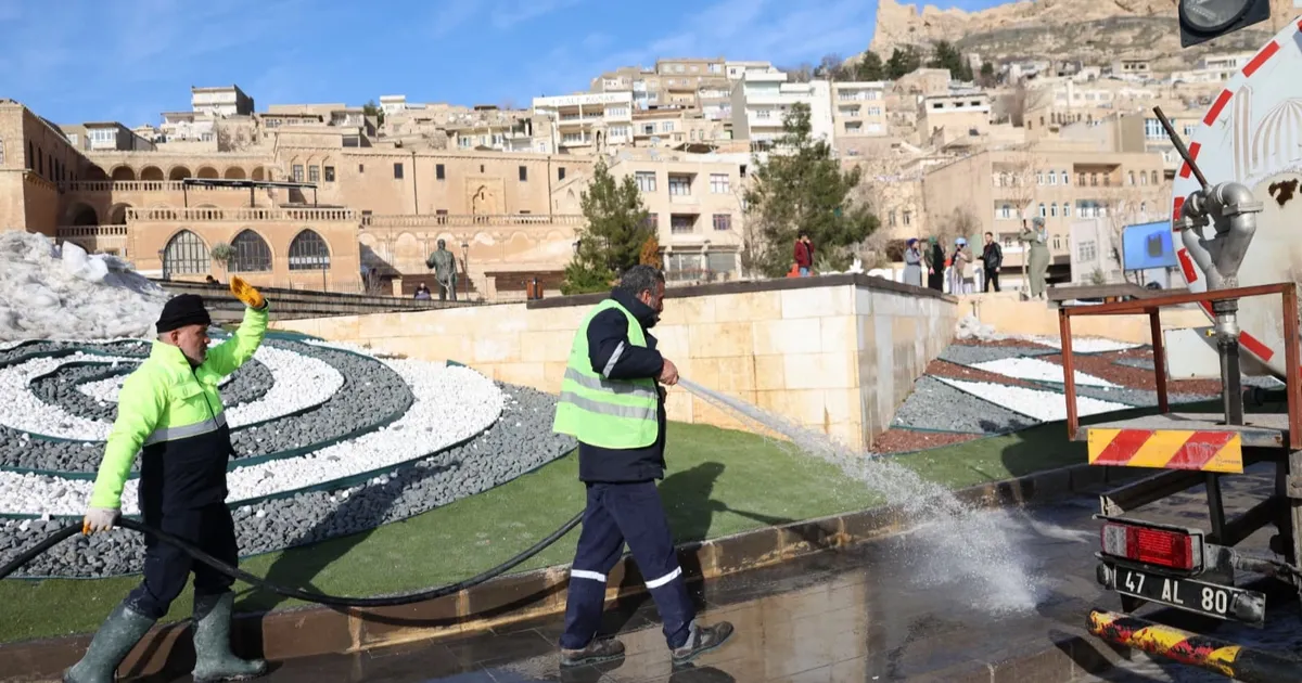 Mardin’de Tarihi Cadde’de Hummalı Temizlik Çalışması