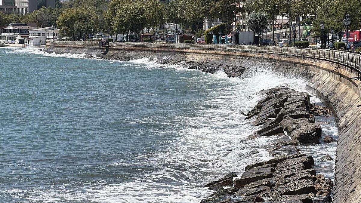Marmara’da Fırtına: 4 İlçede Denize Giriş Yasak!