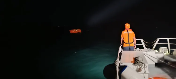 Marmara’da Gemi Çarpıştı: Arama Kurtarma Devam Ediyor!