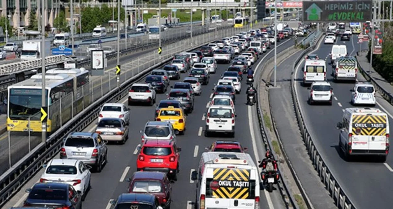 Marmara’da Sağanak Yağış, İstanbul Trafiği Kilitlendi!