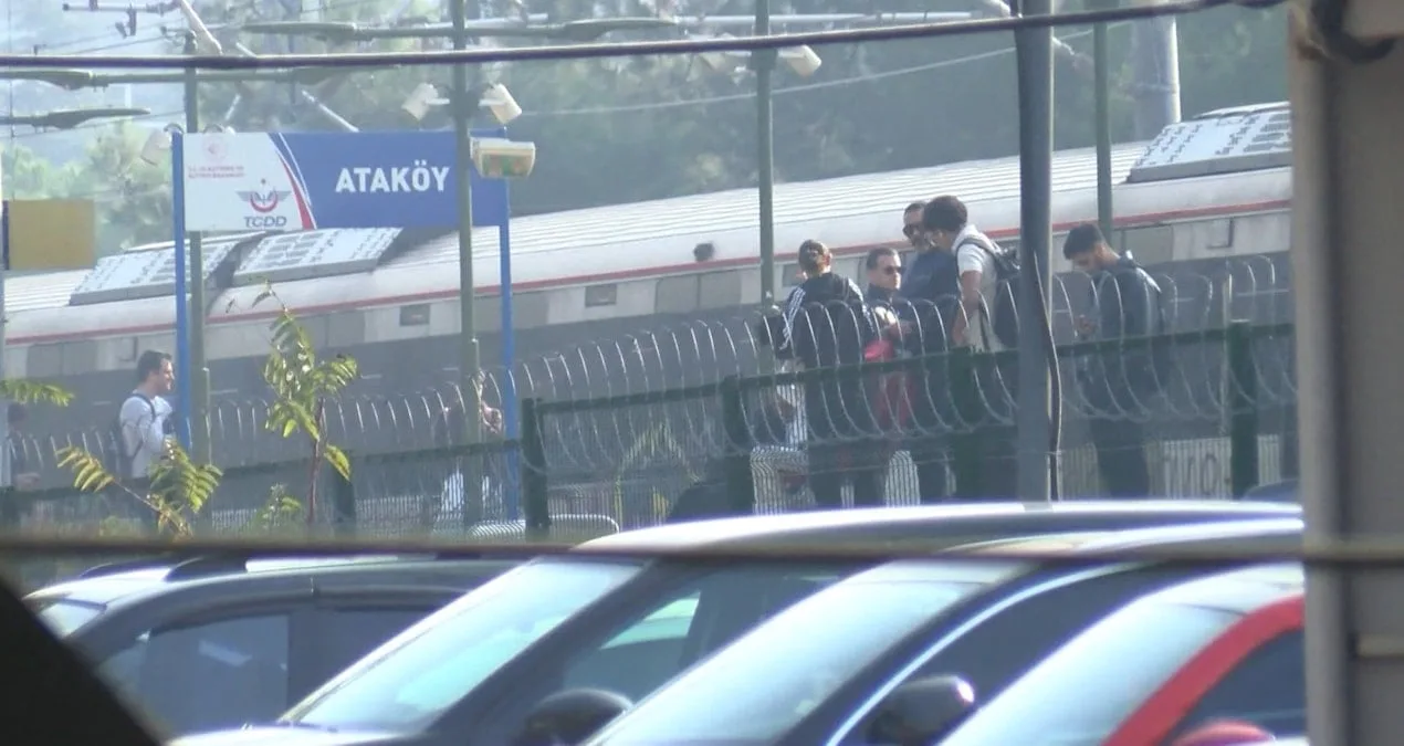 Marmaray İstasyonu’nda Kadın Yolcu Sıkıştı!