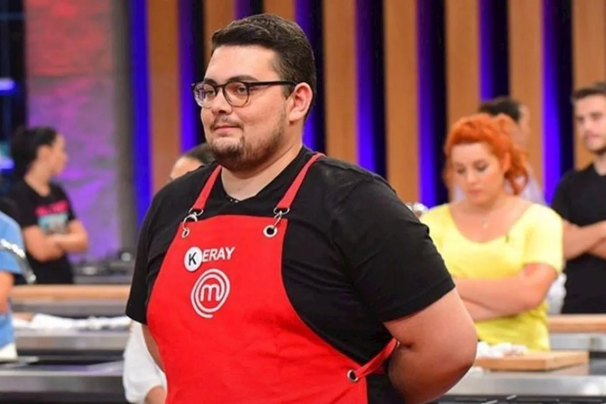 MasterChef’in ünlü şefi Eray Aksungur siyasete adım attı ve parti rozetini aldı!