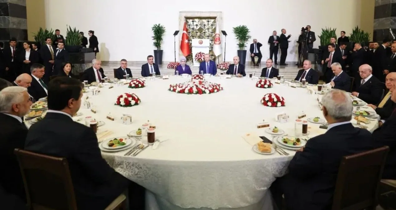 Meclis İftarında Tartışma Yaratan Menü!