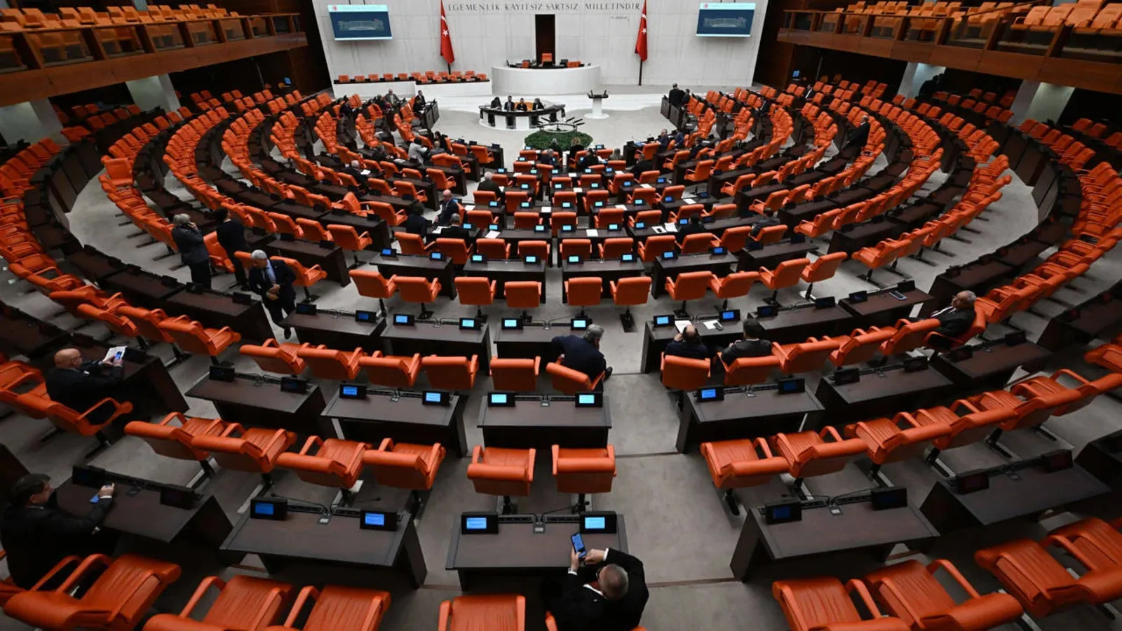 Meclis’te Gergin Anlar: “Burası Kahvehane Değil!”