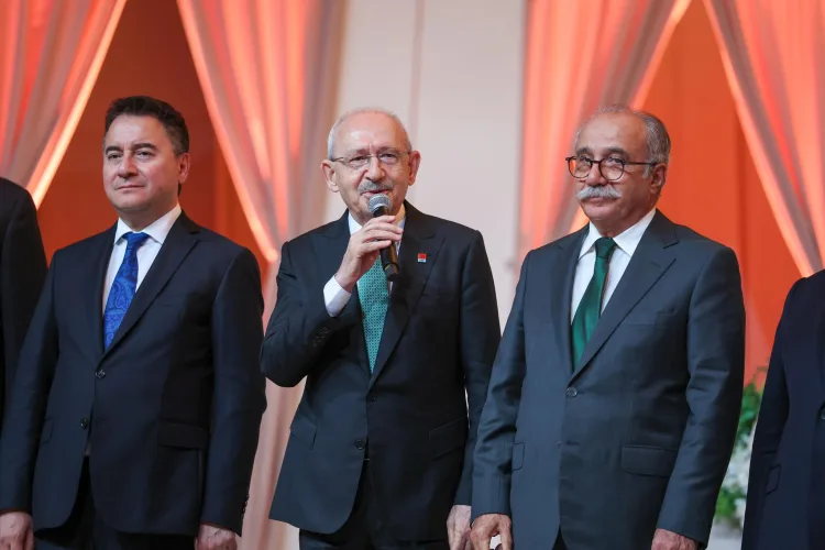 Mehmet Davutoğlu ve Ravza Öğüt’ün Düğününde Siyasetçiler Buluştu