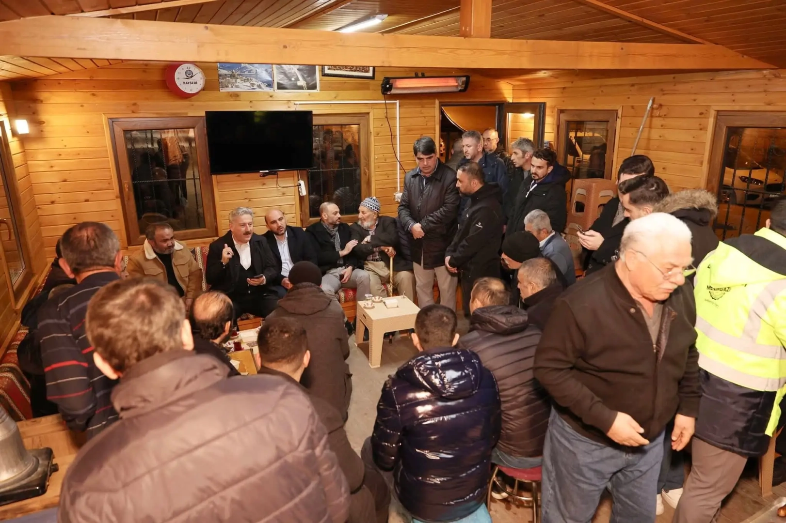 Melikgazi’de Yaşlılara Ramazan Sıcaklığı