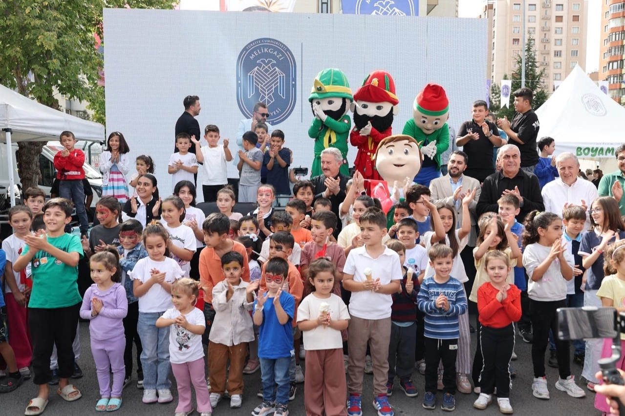 Melikgazi’den 48 Yeni Araçla Şenlikli Tanıtım!