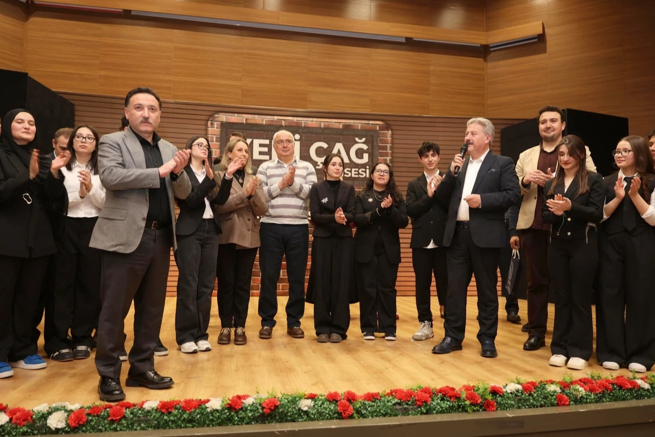 Melikgazi Öğrencilerinden Unutulmaz Tiyatro Gösterisi