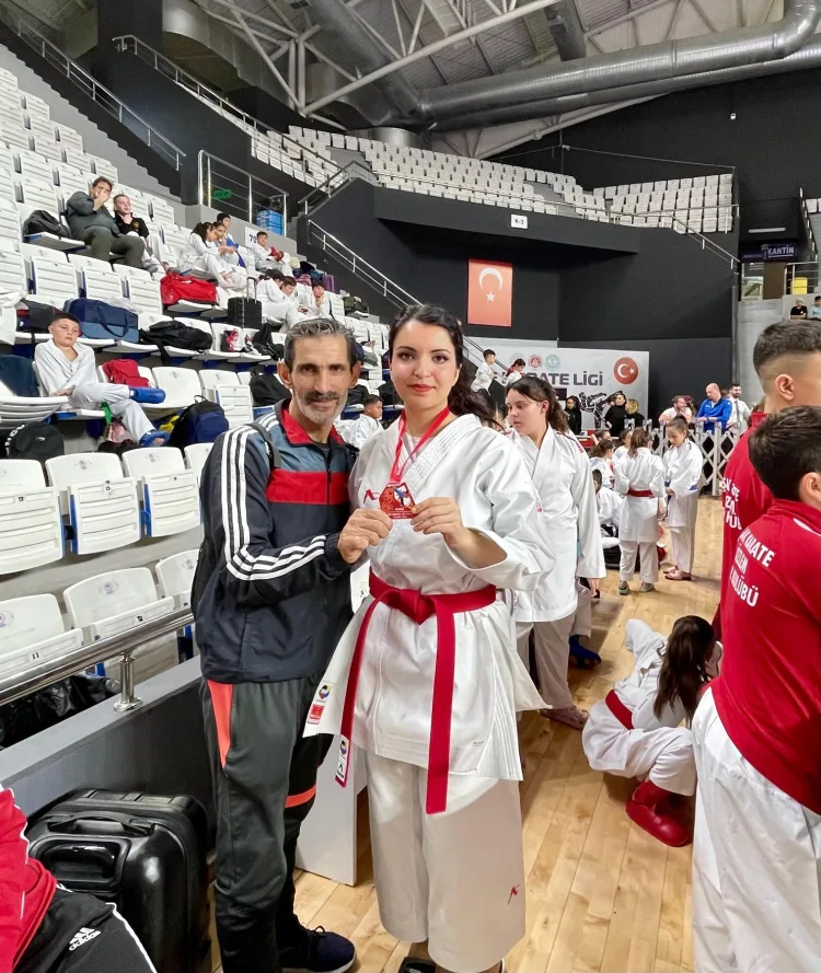 Meltem Şahin Şampiyona