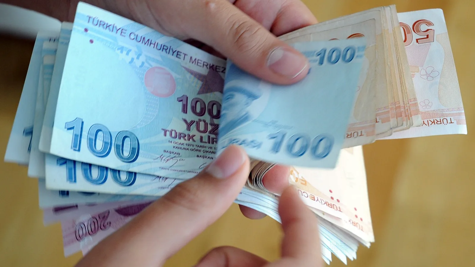 Memura ve Emekliye Zam Oranları Belli Oldu!