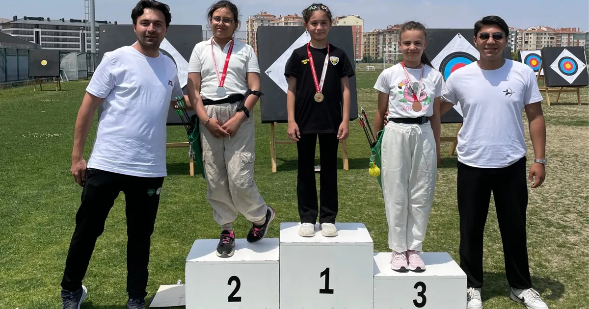 Meramlı Okçulardan Şampiyonada Tam Isabet!