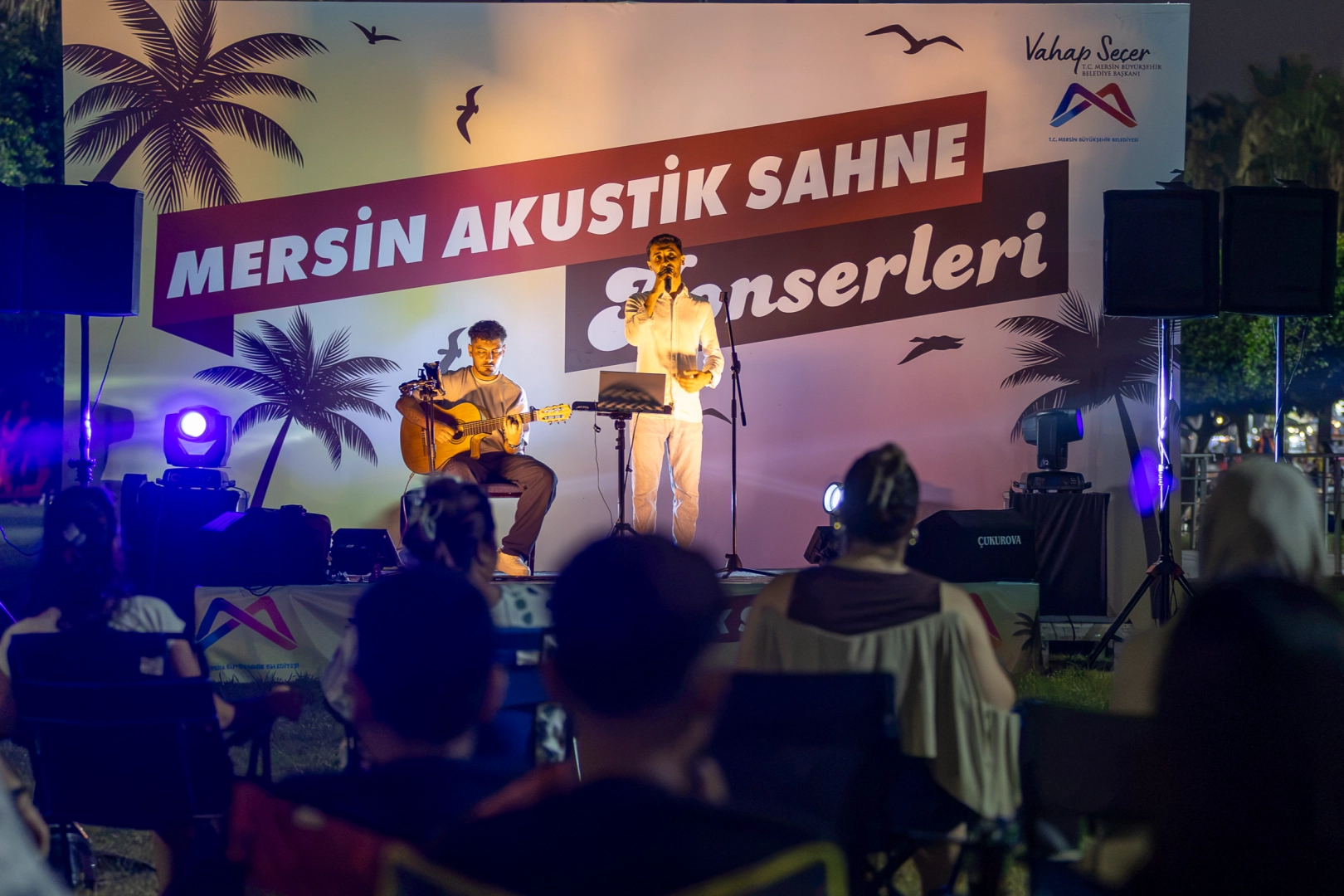 Mersin’de Akustik Konserlerle Yaz Keyfi