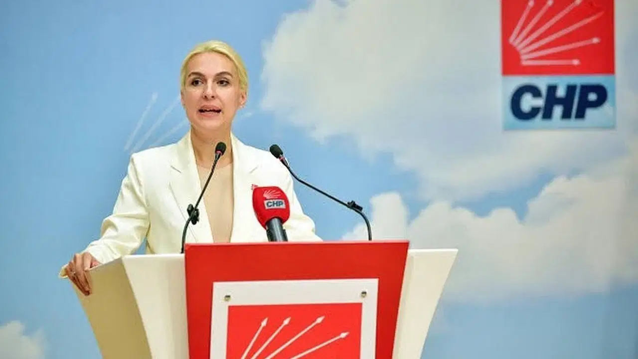 Merve Kır Müftüoğlu’ndan Siyasi Geçiş Hamlesi