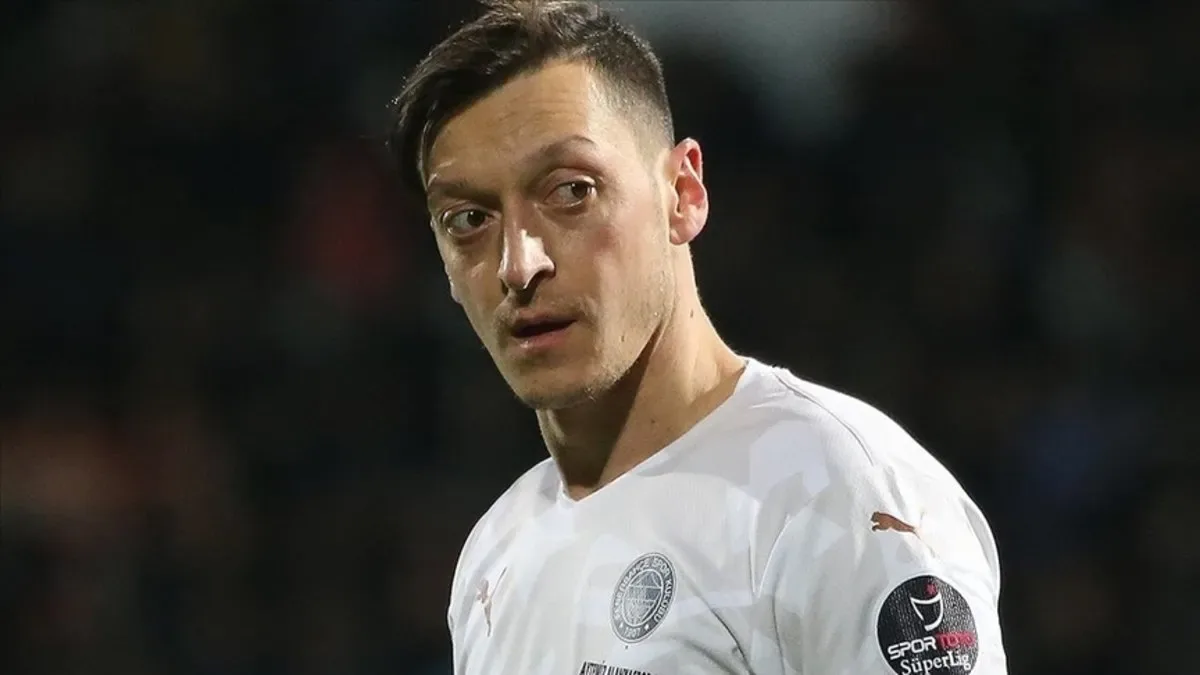 Mesut Özil’den Leroy Sane’ye Destek Mesajı!
