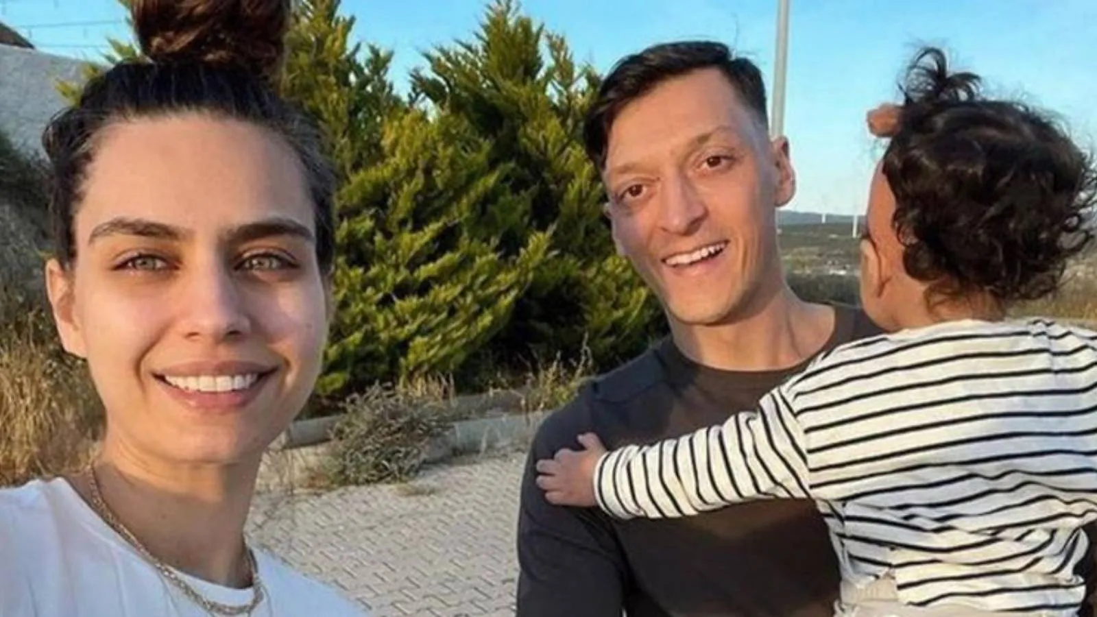 Mesut Özil ve Amine Gülşe’den Anlamlı Bağış