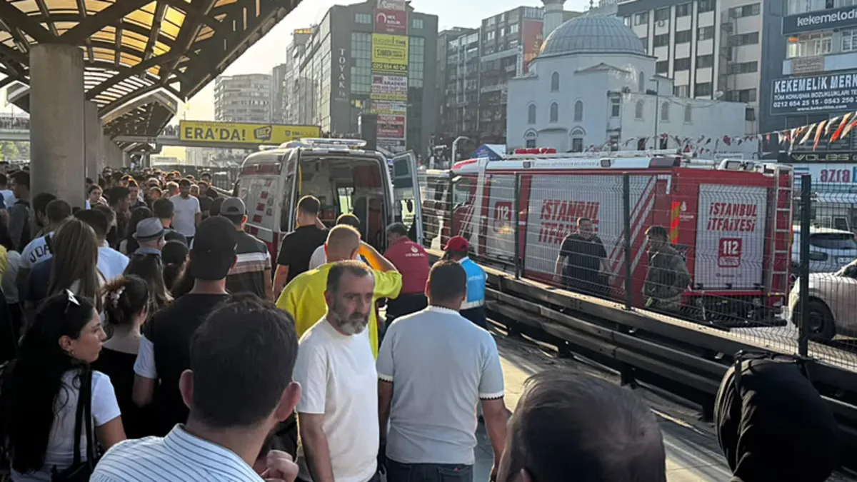 Metrobüs Hattına Düşen Kadın Ağır Yaralandı!