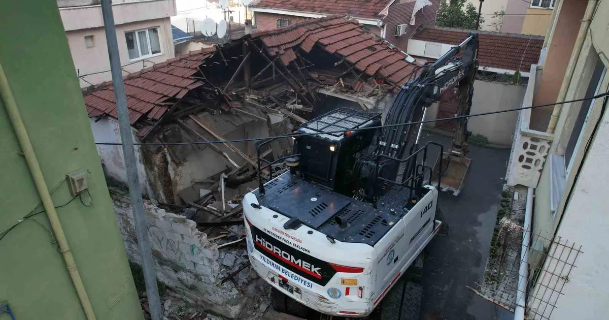 Metruk Yapılar Yıkıldı, Yıldırım Güvenli Hale Geliyor!