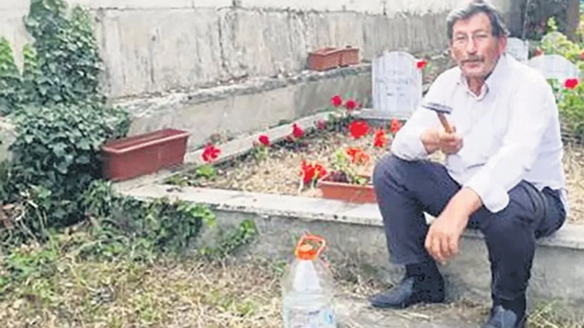 Mezar Taşında ‘Gazi’ İsteğiyle Duygusal Anlar