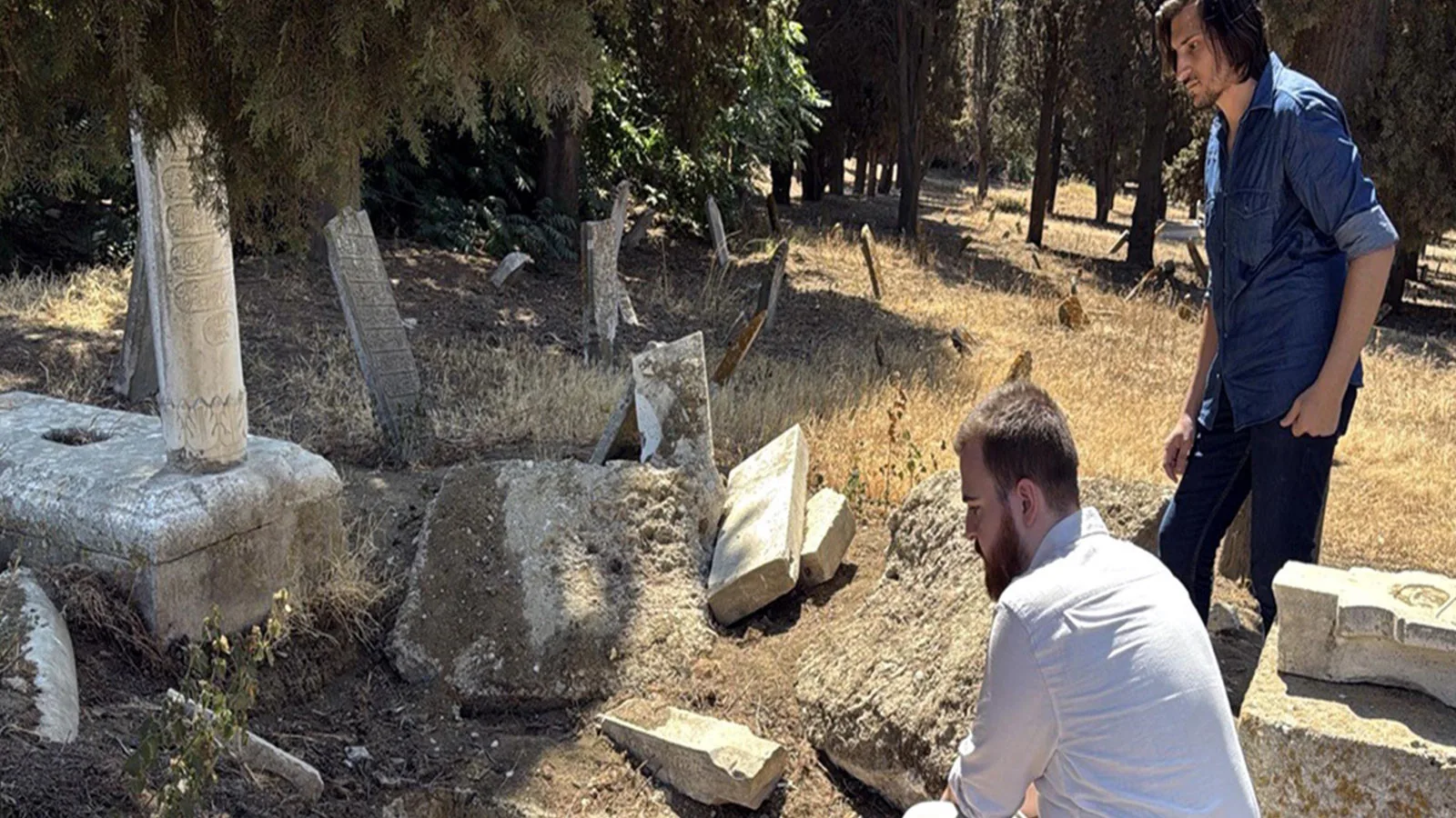 Mezarlıkta Altın Arayışı Tarihi Tahrip Etti!