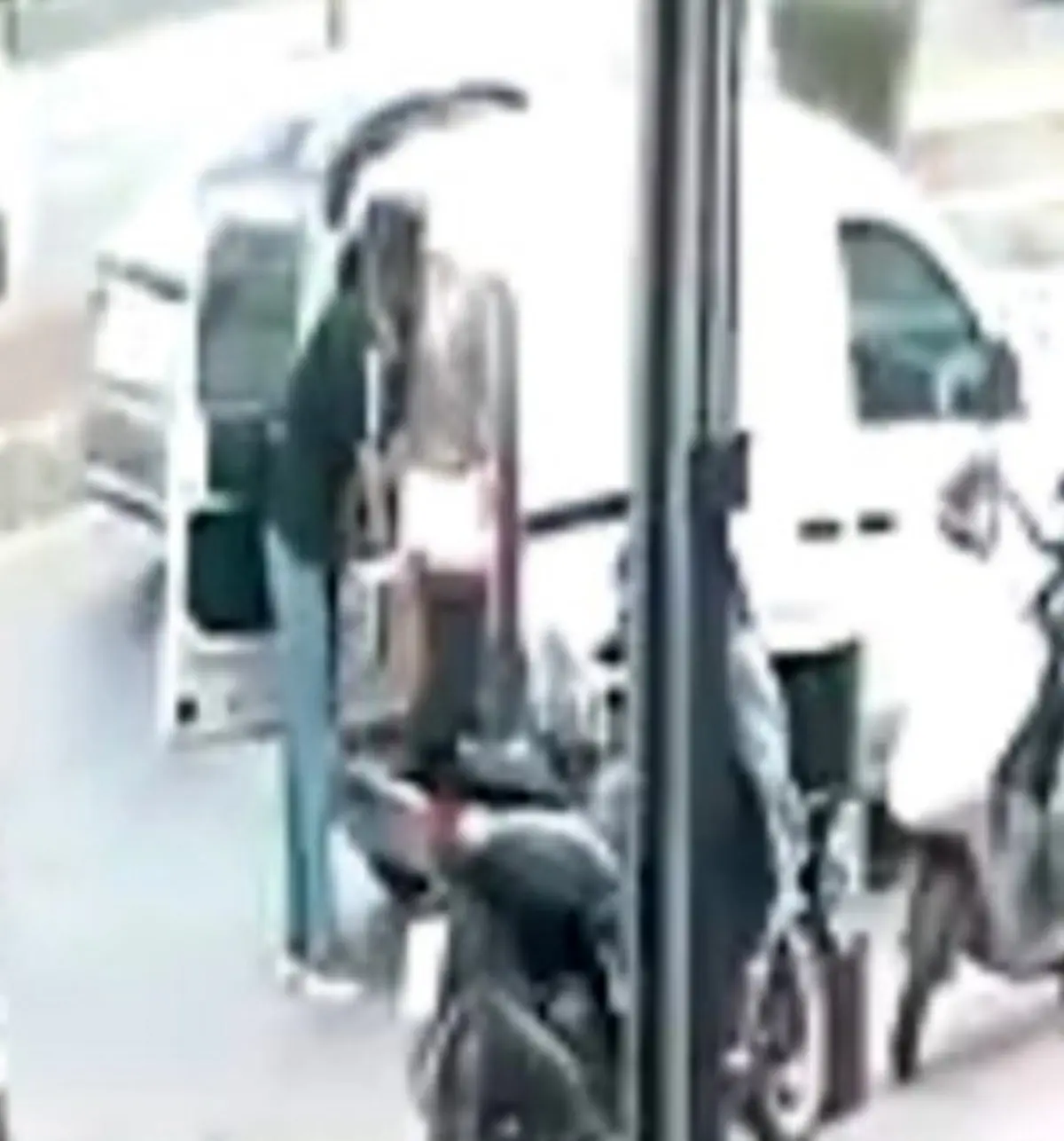 Mersin de korkunç kaza! Fırın çalışanını önce ezdi ardından üstünden geçti... 4
