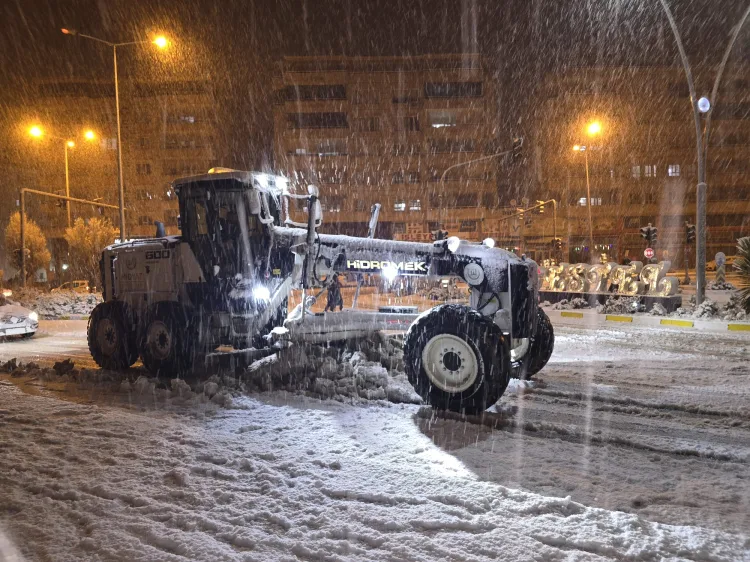 Midyat Kar Temizleme Çalışmaları