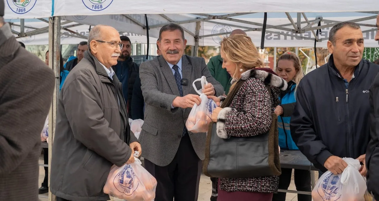 Milas’ta Portakal Dağıtımıyla Dayanışma Rüzgarı