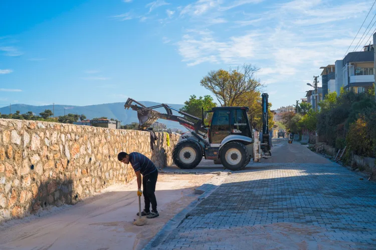 Milas’ta Yol Bakım Çalışmaları Hızla Devam Ediyor